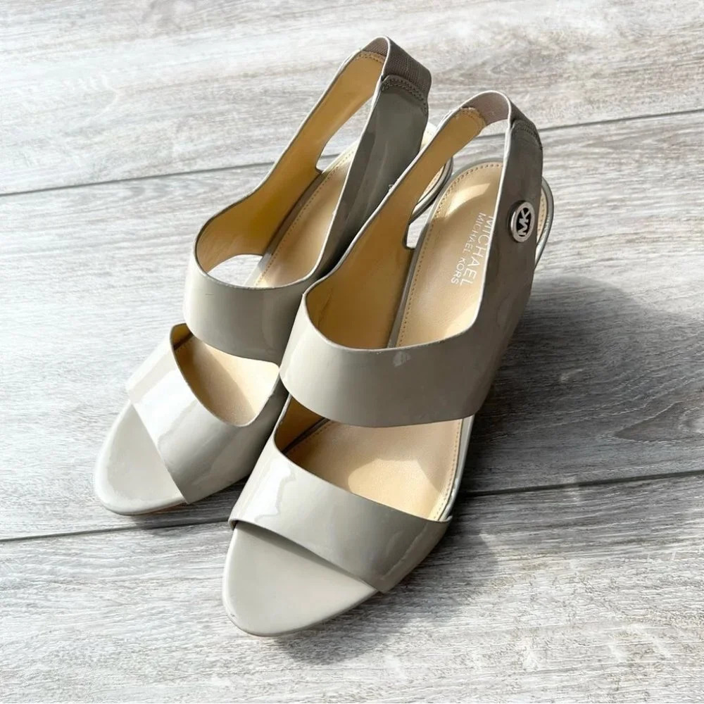 Michael Kors ROCHELLE SILVER LOGO TAUPE PATENT SLINGBACK SANDALS
